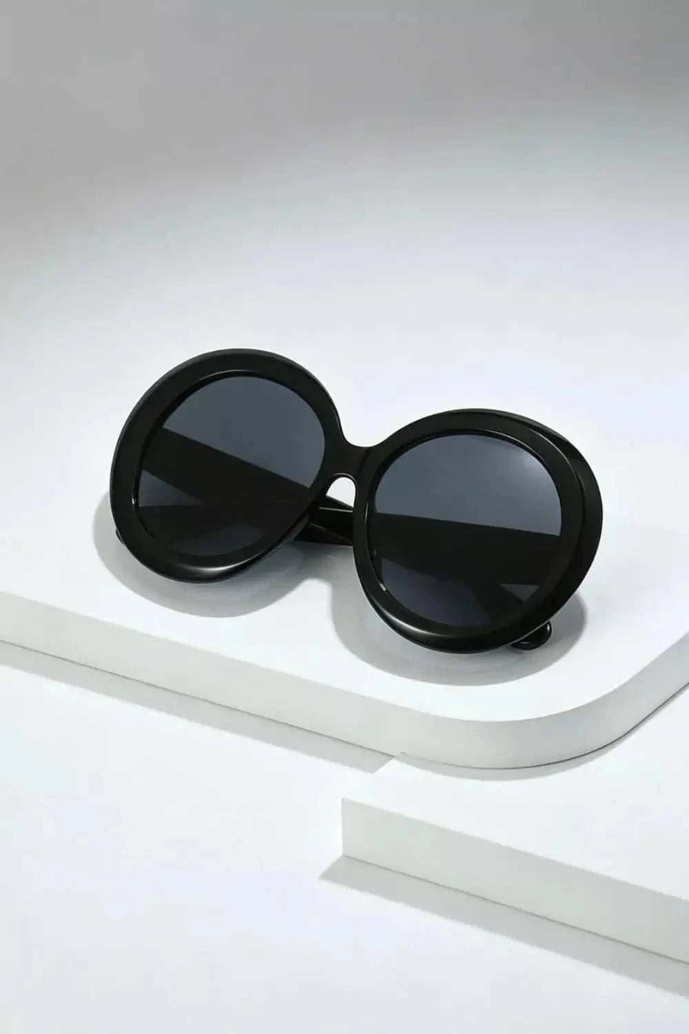 Oversized Round Frame Fashion Sunglasses - GlowUp Garments