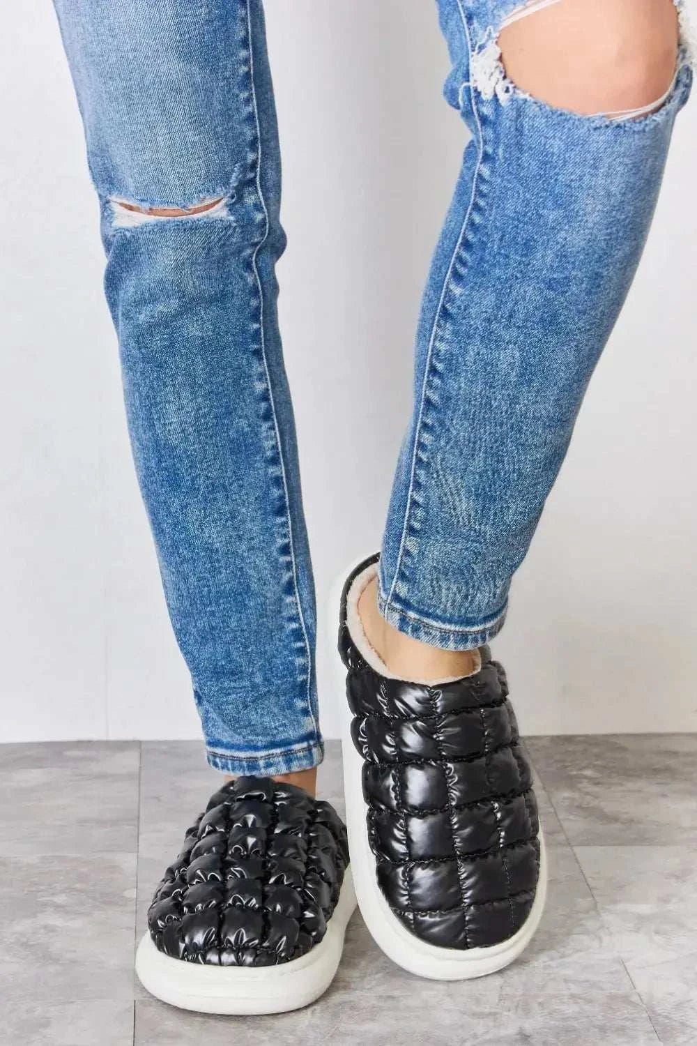 Melody Puffer Plush Slippers - GlowUp Garments