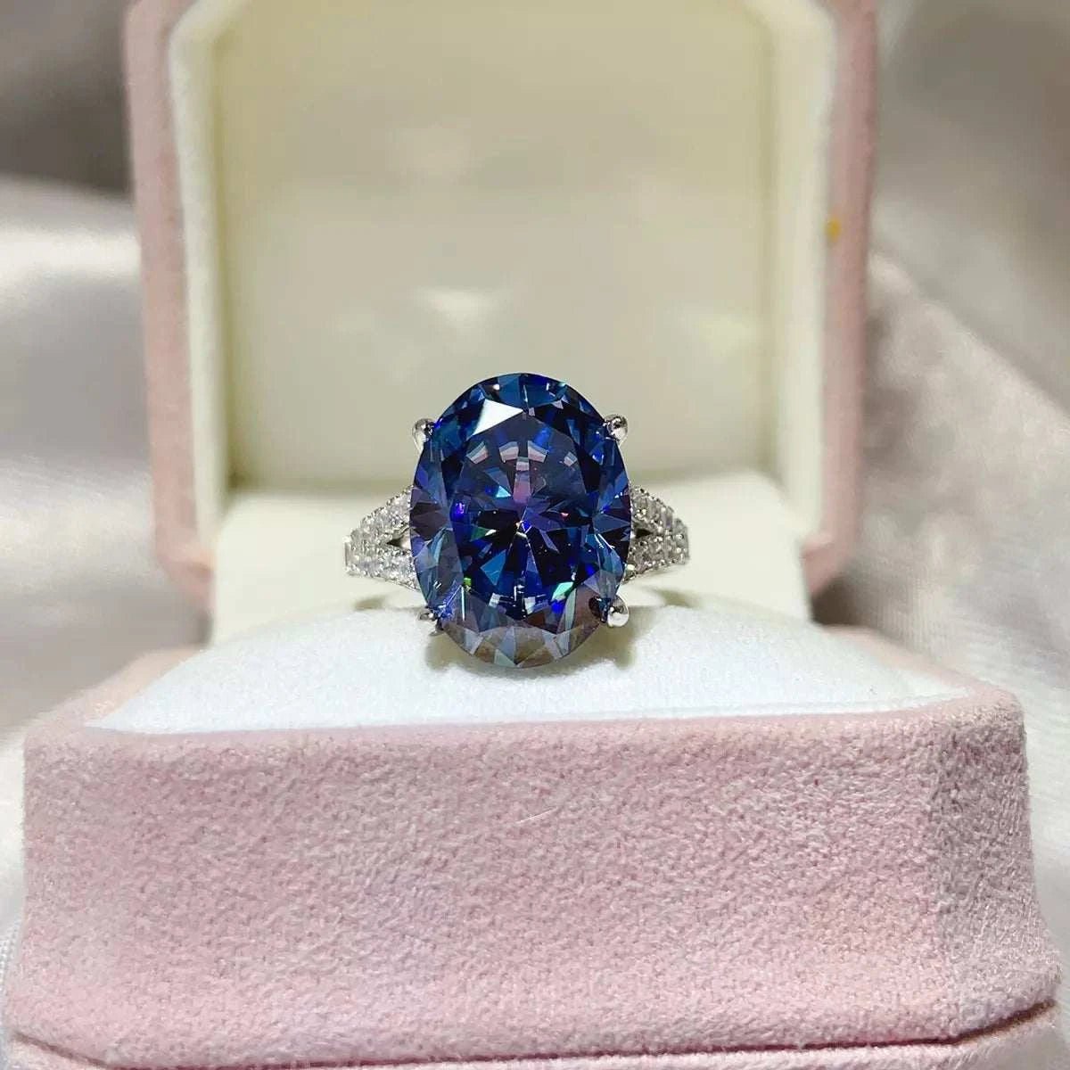 10 Carat Moissanite 925 Sterling Silver Ring - GlowUp Garments