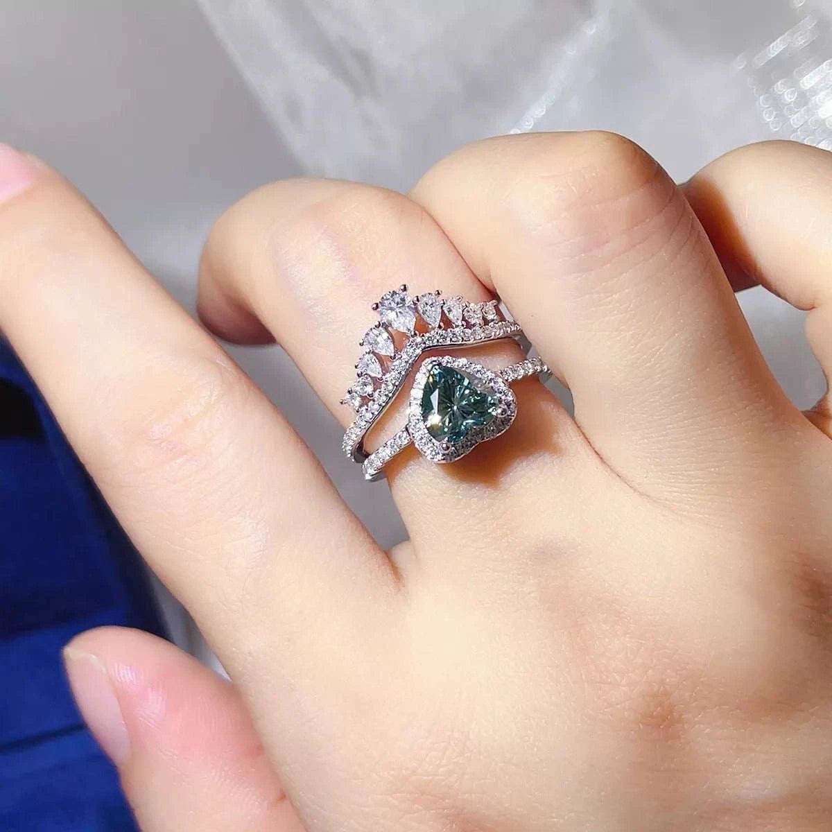 2 Carat Heart-Shaped Crown Ring Set - GlowUp Garments