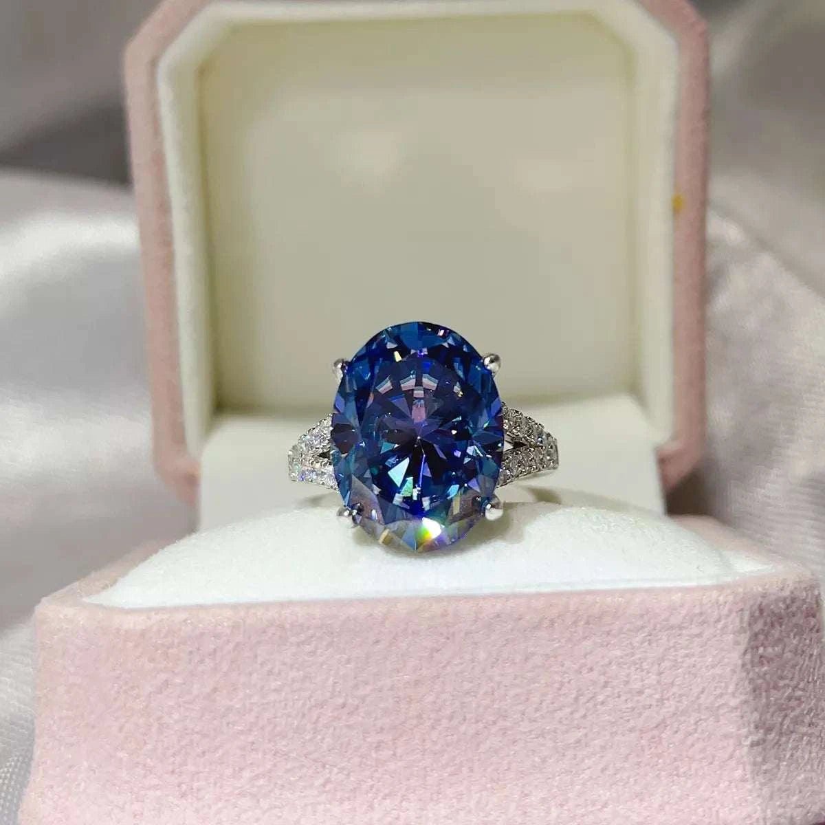 10 Carat Moissanite 925 Sterling Silver Ring - GlowUp Garments