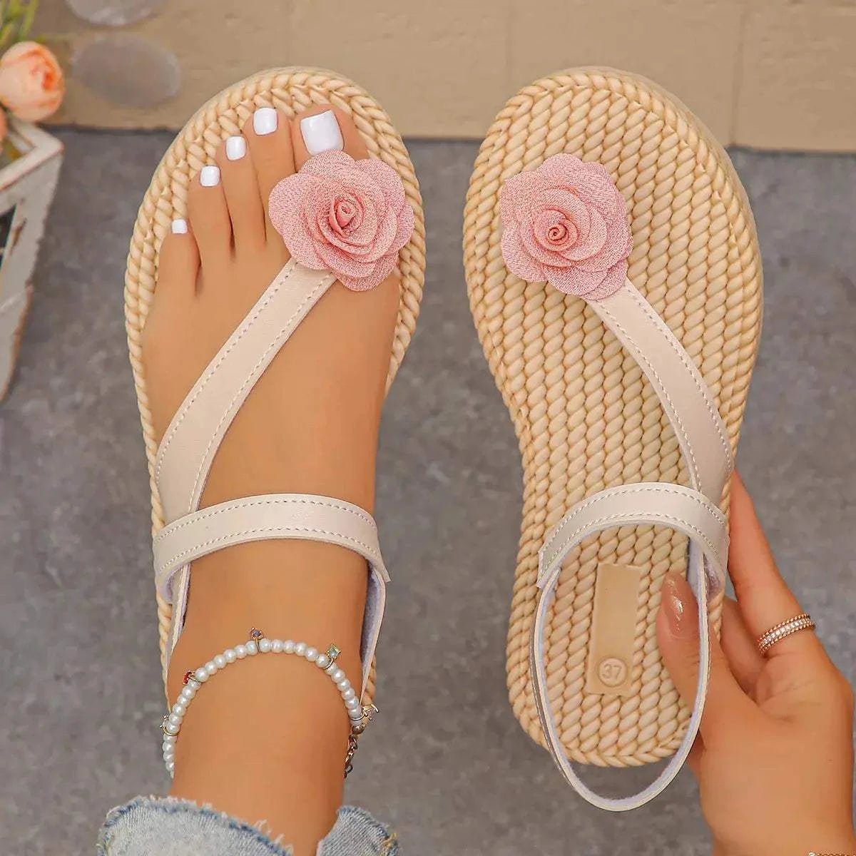 Flower Toe Loop Sandals - GlowUp Garments