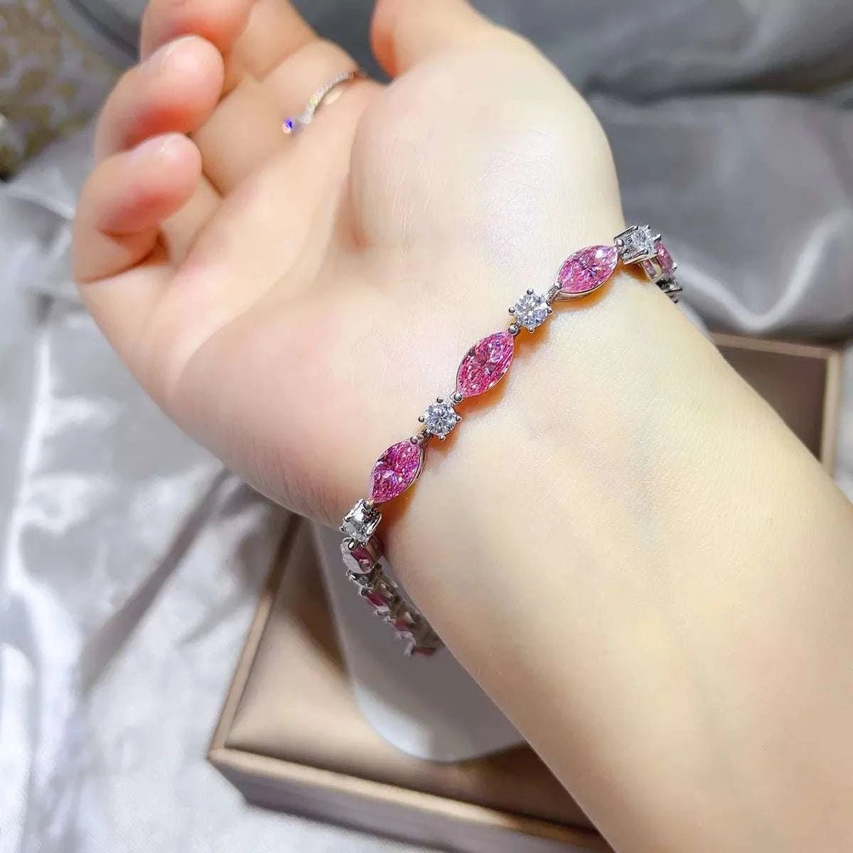925 Sterling Silver Moissanite Bracelet - GlowUp Garments