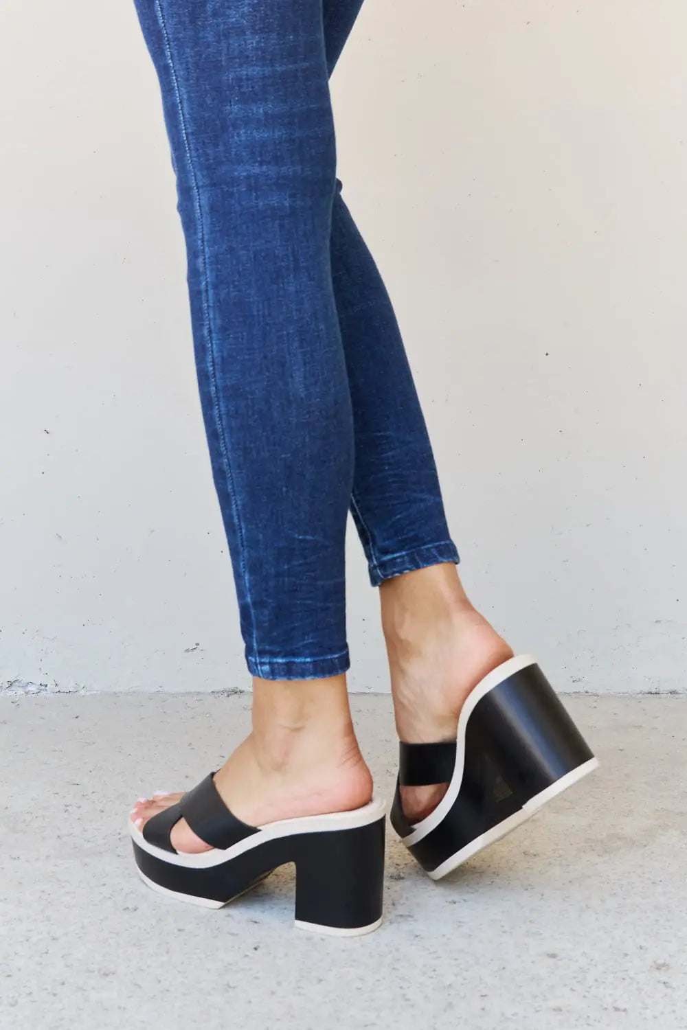 Weeboo Cherish The Moments Contrast Platform Sandals in Black - GlowUp Garments
