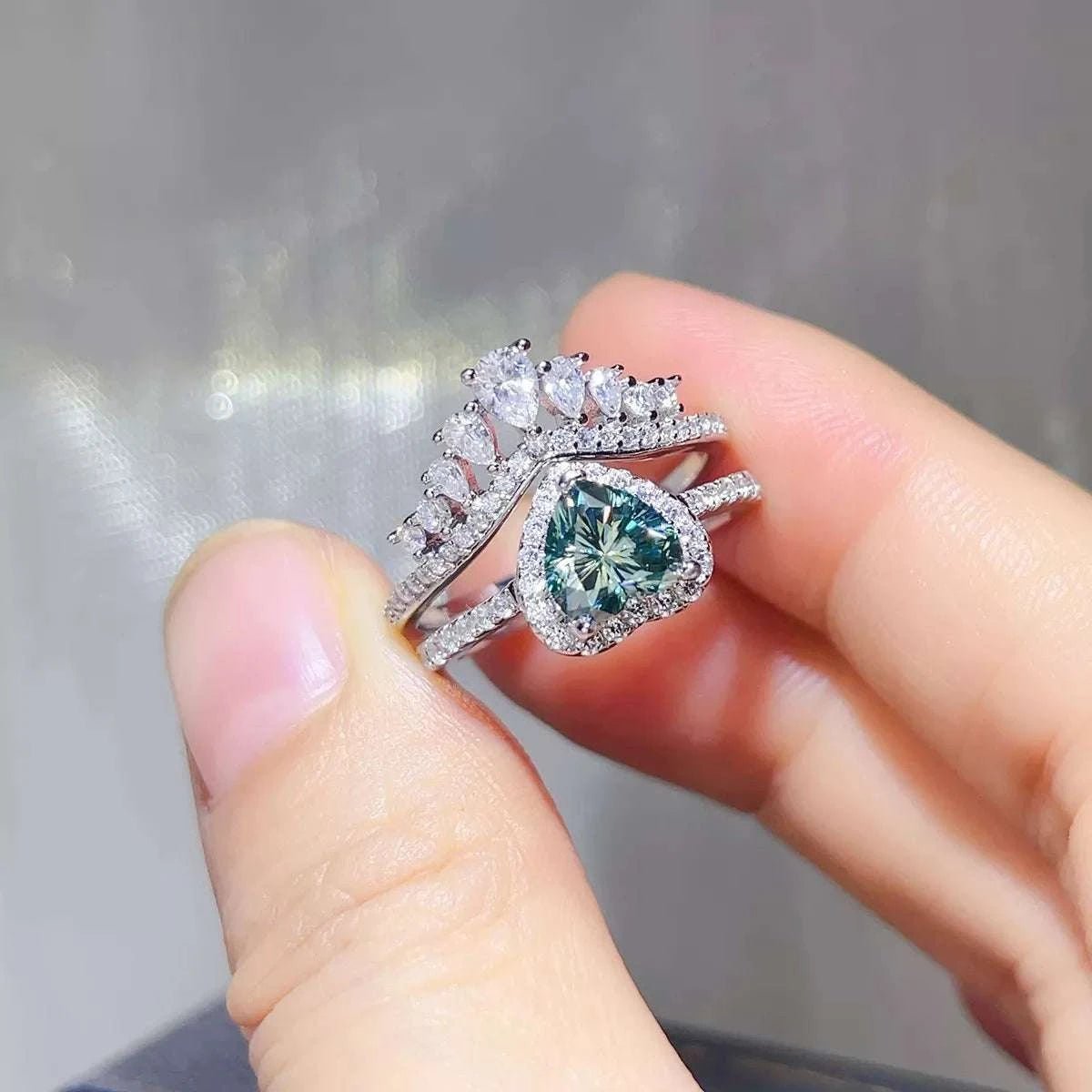 2 Carat Heart-Shaped Crown Ring Set - GlowUp Garments
