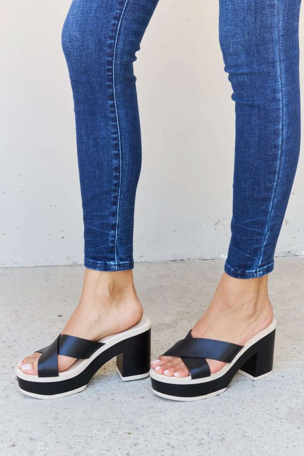 Weeboo Cherish The Moments Contrast Platform Sandals in Black - GlowUp Garments