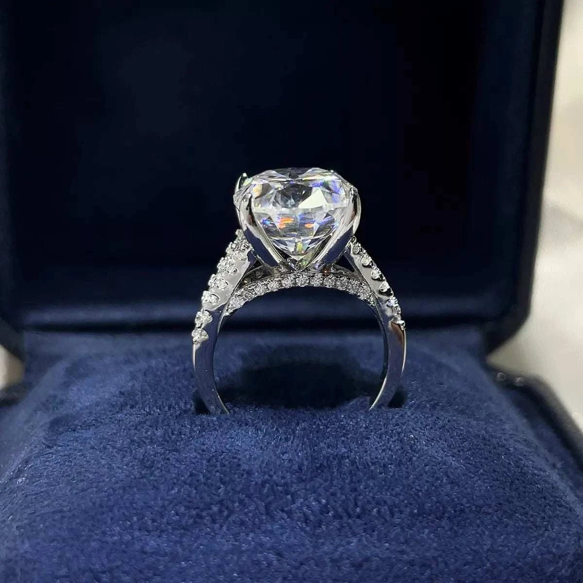 10 Carat Moissanite 925 Sterling Silver Ring - GlowUp Garments