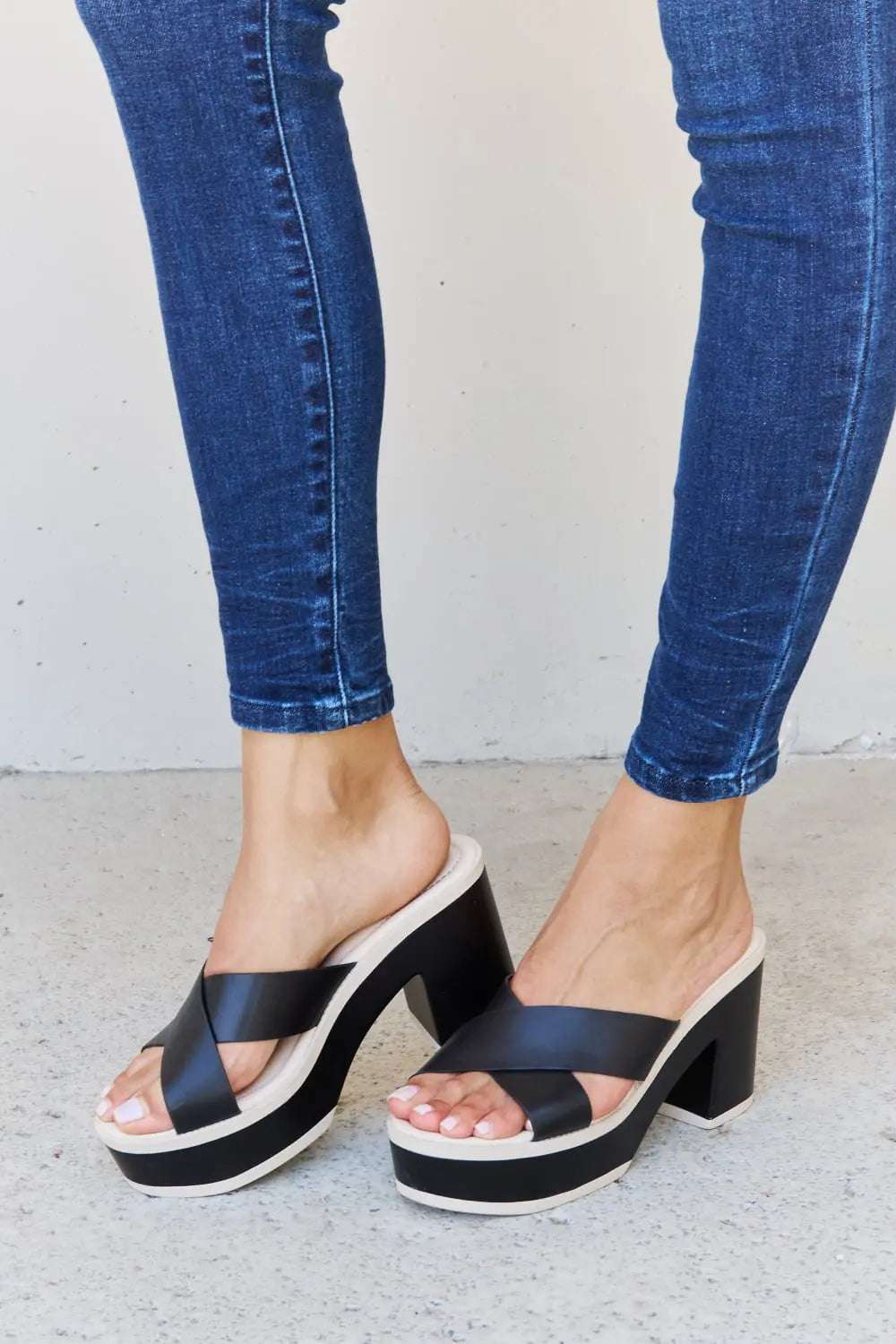 Weeboo Cherish The Moments Contrast Platform Sandals in Black - GlowUp Garments