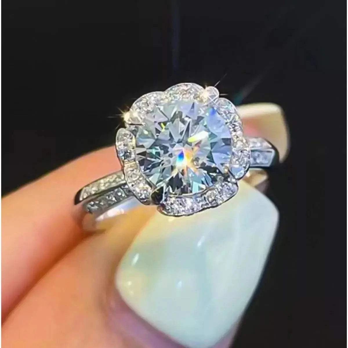 1 Carat 925 Sterling Silver Moissanite Ring - GlowUp Garments